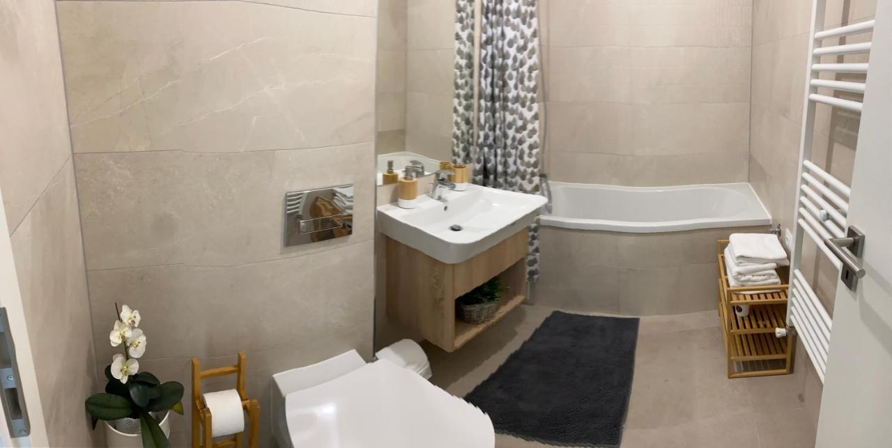 Appartamento Deea H24 Rîşnov Esterno foto