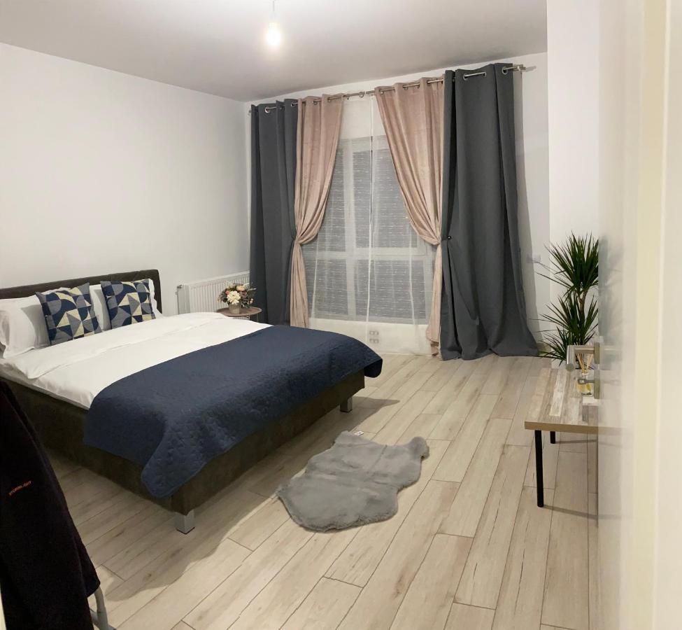 Appartamento Deea H24 Rîşnov Esterno foto