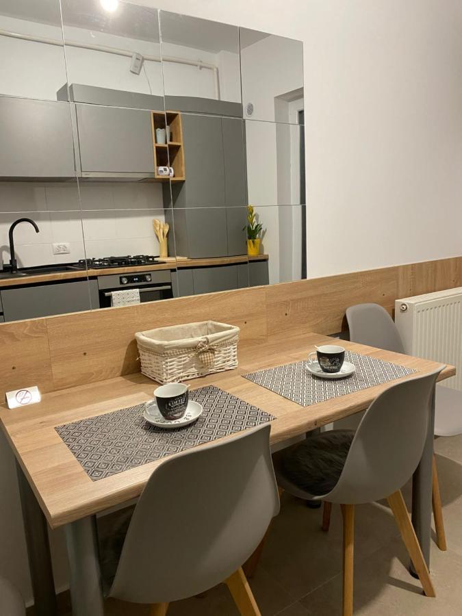 Appartamento Deea H24 Rîşnov Esterno foto