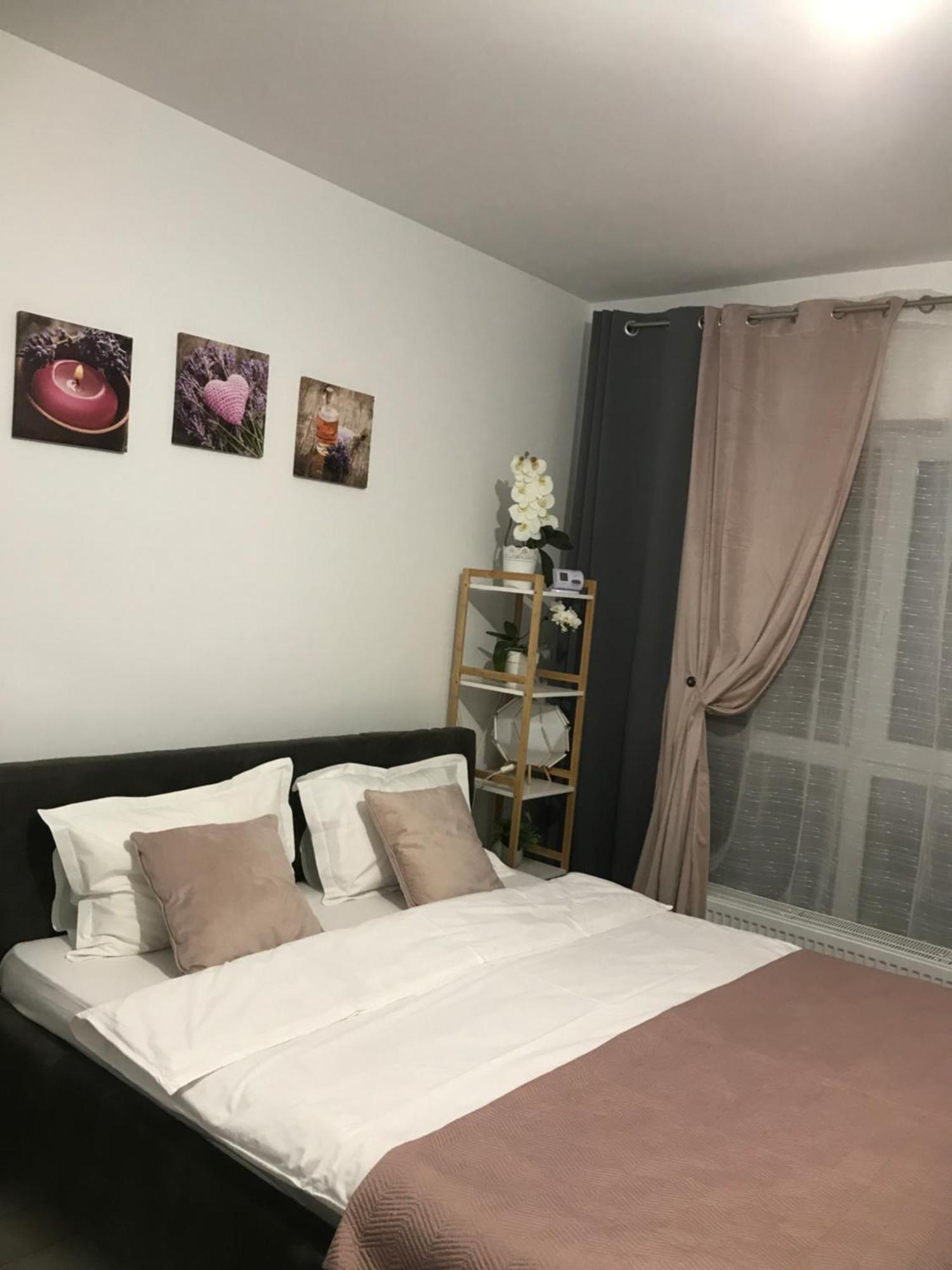 Appartamento Deea H24 Rîşnov Esterno foto