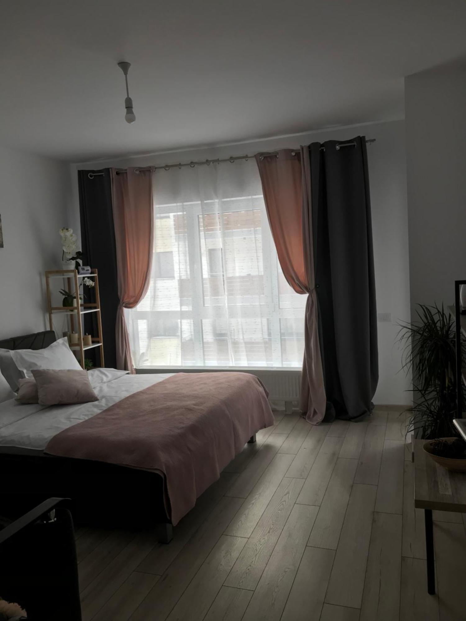 Appartamento Deea H24 Rîşnov Esterno foto